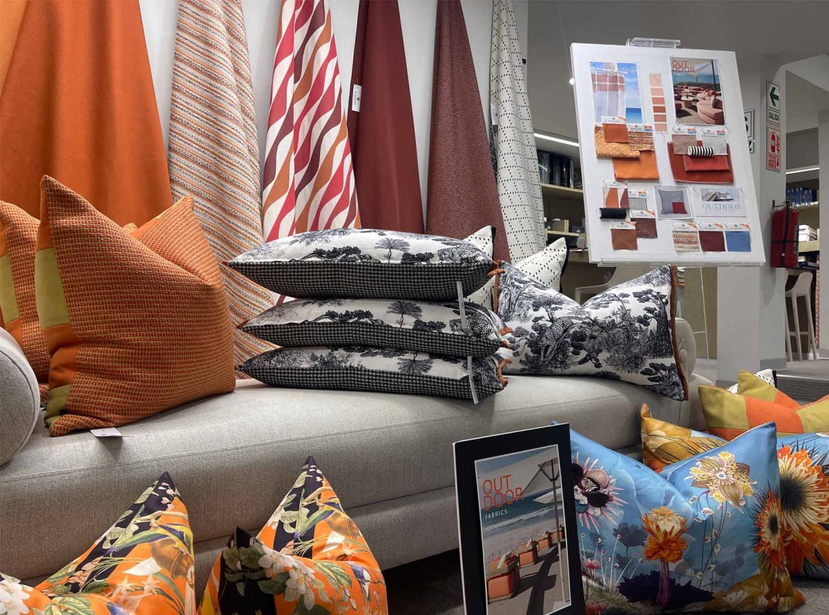 COLECCIÓN OUTDOOR - TELAS Y COJINES DE ALTO DESEMPEÑO PARA EL EXTERIOR